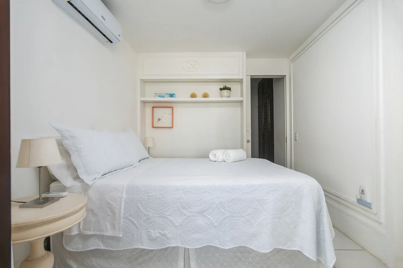 Quarto com arte coral